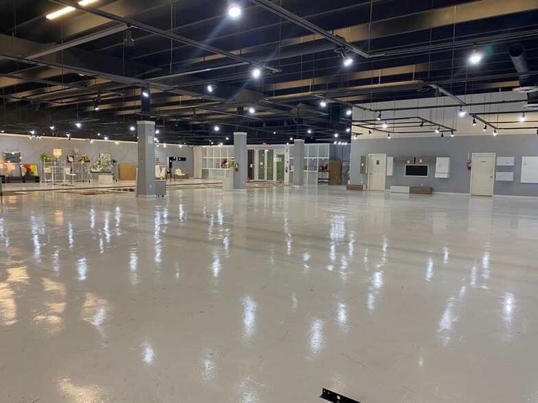 2650-2652 NE 189th St, Aventura, FL for sale - Building Photo - Image 1 of 1