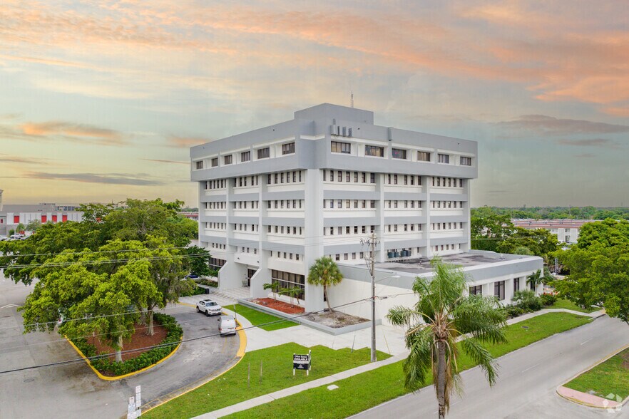 4200 NW 16th St, Lauderhill, FL for lease - Primary Photo - Image 1 of 24