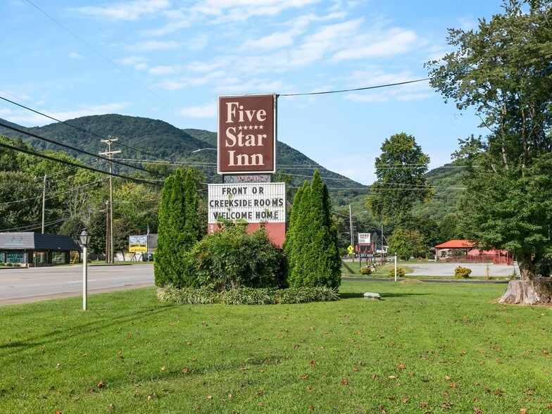 2474 Soco Rd, Maggie Valley, NC for sale - Building Photo - Image 2 of 59