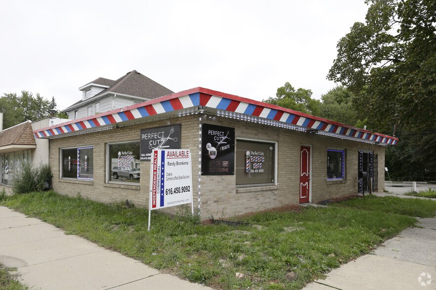2660 S Division Ave, Grand Rapids, MI for sale - Primary Photo - Image 1 of 1
