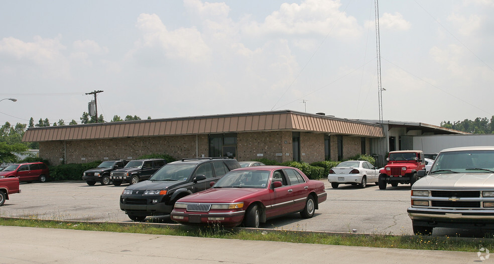 7867 Turnpike Rd, High Point, NC for lease - Primary Photo - Image 1 of 3