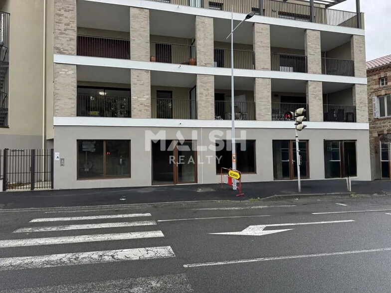 Office in Saint-Just-Saint-Rambert for lease - Building Photo - Image 1 of 3