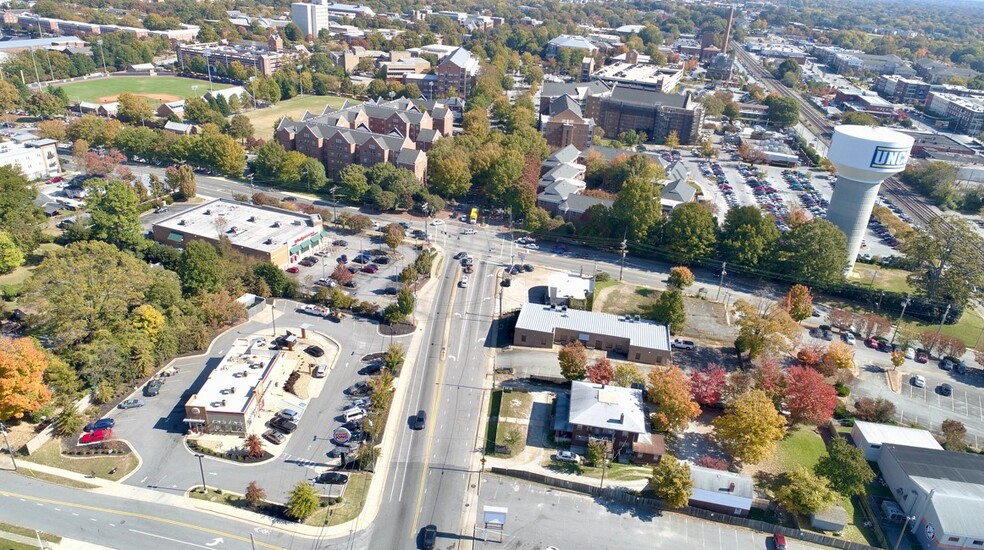 1607 Spring Garden St, Greensboro, NC for sale - Building Photo - Image 3 of 4