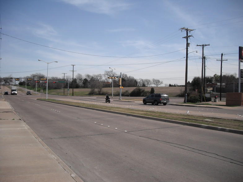 2000 E Miller Rd, Garland, TX for sale - Building Photo - Image 2 of 4