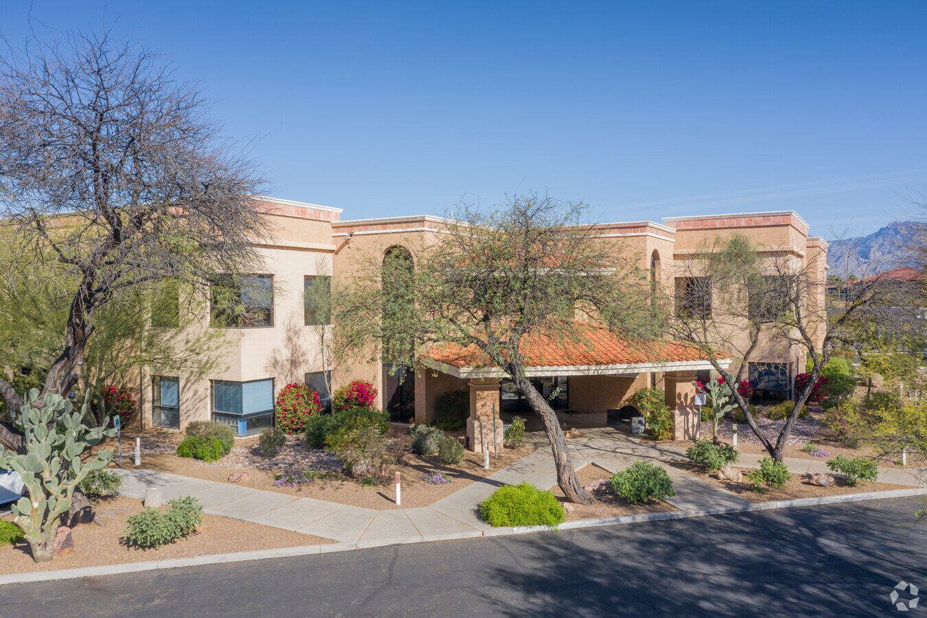 535 N Wilmot Rd, Tucson, AZ 85711