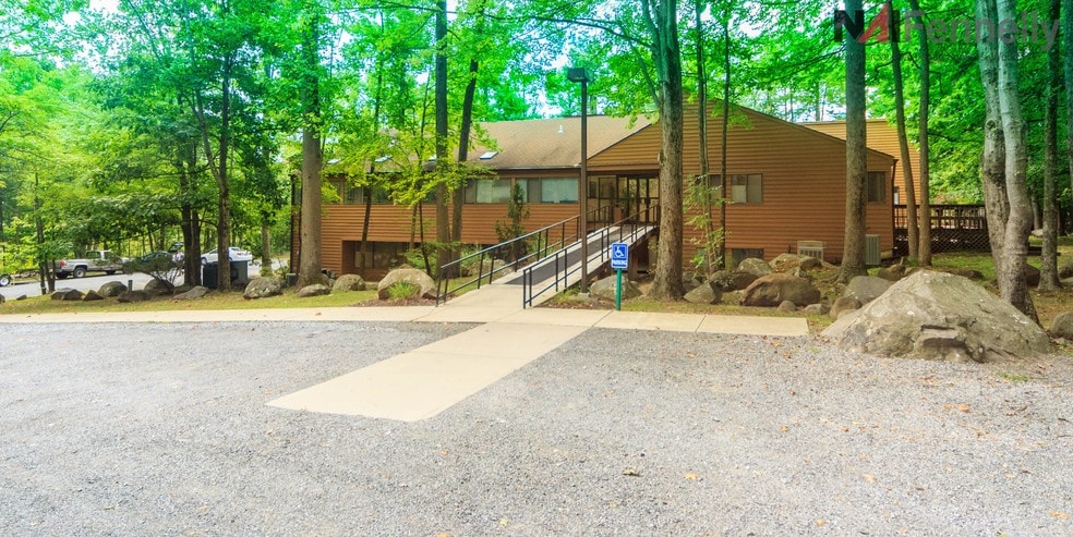 166 Bunn Dr, Princeton, NJ for lease - Building Photo - Image 1 of 26