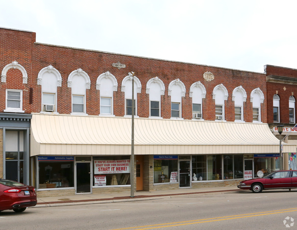 318-324 Lincoln Hwy, Rochelle, IL 61068 | LoopNet