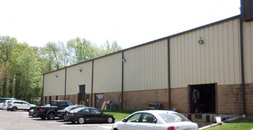 704 Ginesi Dr, Morganville, NJ for lease - Building Photo - Image 1 of 15