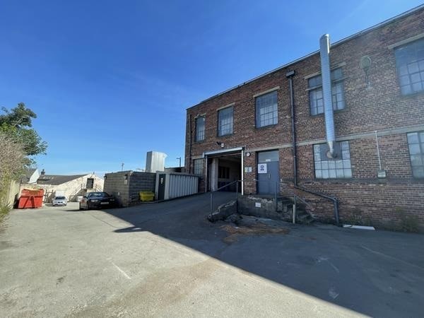 Spring Hall Grv, Halifax for lease Primary Photo- Image 1 of 3