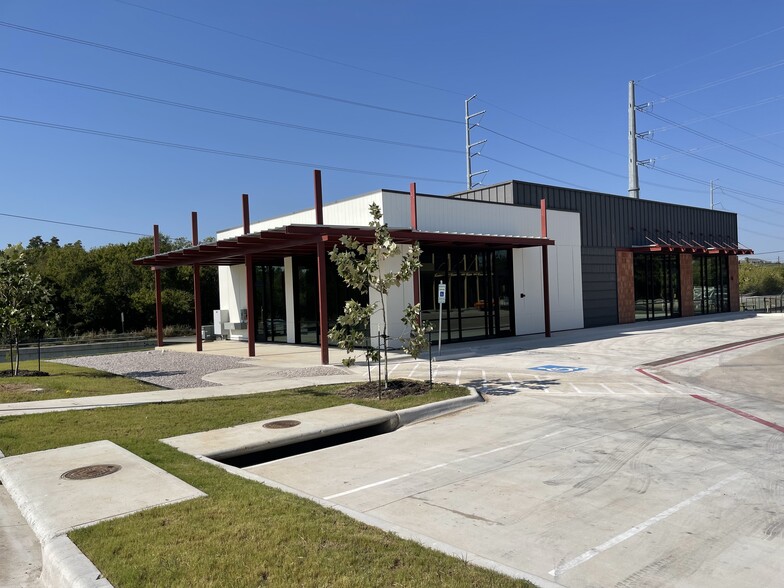 1900 E Howard Ln, Pflugerville, TX for lease - Building Photo - Image 3 of 12