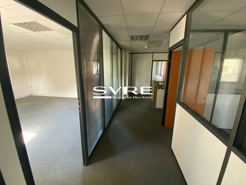 Office in Aix-en-Provence for lease - Building Photo - Image 3 of 7