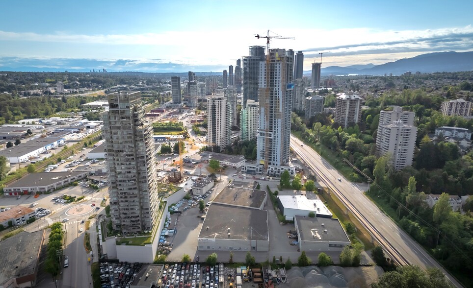 5334 Lougheed Hwy, Burnaby, BC for lease - Building Photo - Image 2 of 3