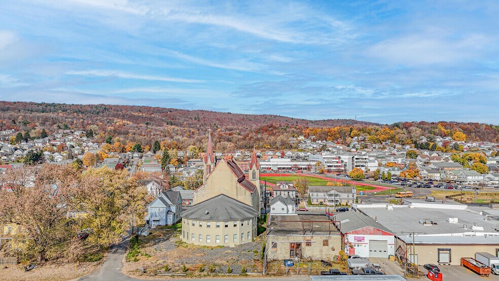 236 W Main St, Plymouth, PA for sale - Building Photo - Image 3 of 13