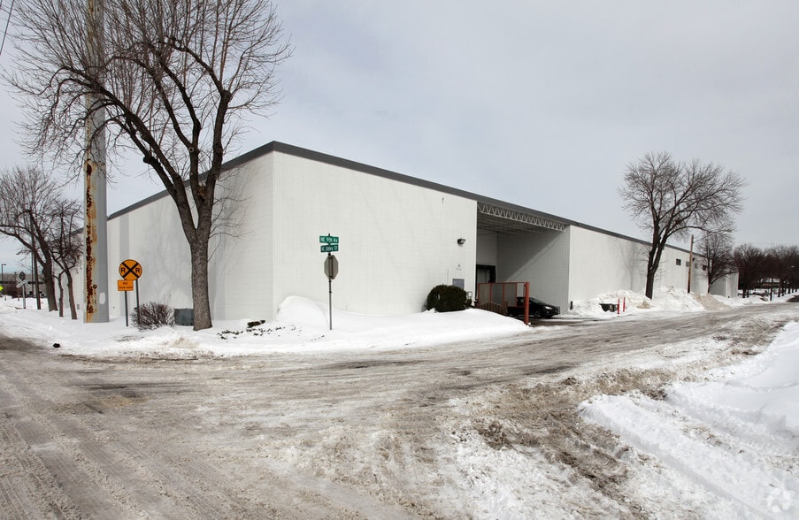 907 Sibley St NE, Minneapolis, MN for lease - Building Photo - Image 2 of 6