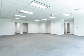 2 Walnut Grove Dr, Horsham Township, PA for lease Interior Photo- Image 2 of 5