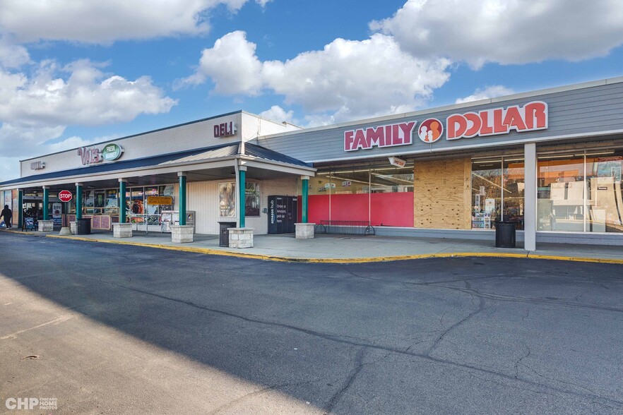 65 E Grand Ave, Fox Lake, IL for lease - Building Photo - Image 2 of 22