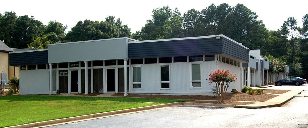 2088 Idlewood Rd, Tucker, GA for lease - Primary Photo - Image 1 of 1