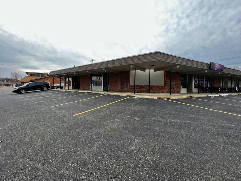 4151-4153 SW Twilight Dr, Topeka, KS for lease - Building Photo - Image 1 of 8