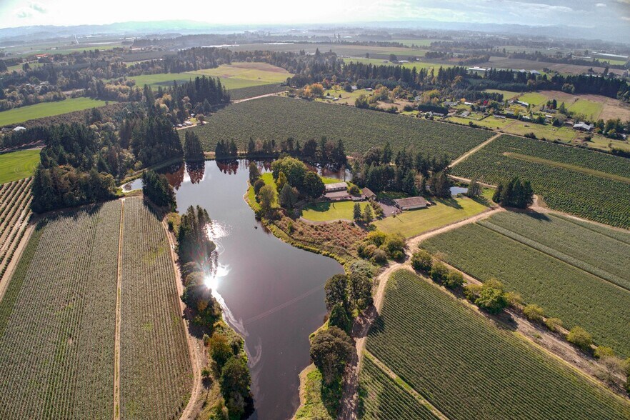 3815 SE Locks Loop Rd, Dayton, OR for sale - Primary Photo - Image 1 of 1