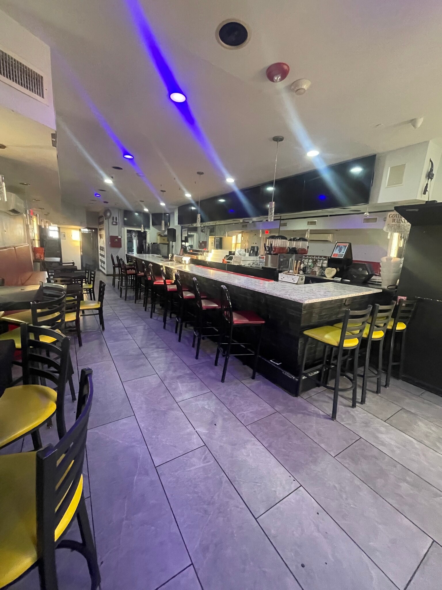 269 W Merrick Rd, Valley Stream, NY for lease Interior Photo- Image 1 of 6