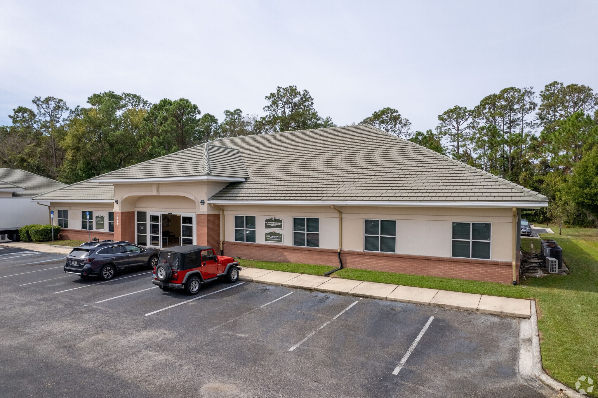 1689 Eagle Harbor Pky, Orange Park, FL for sale Primary Photo- Image 1 of 1