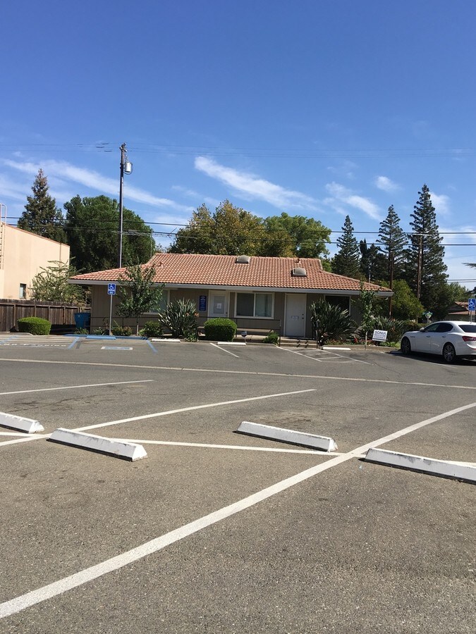 1054 Live Oak Blvd, Yuba City, CA 95991