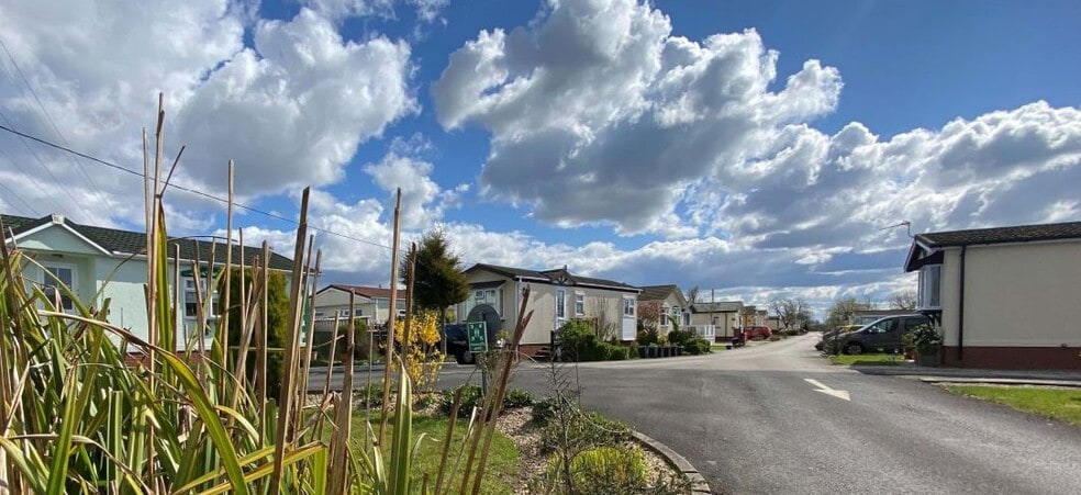 Greenfield Rd, Freckleton for sale - Primary Photo - Image 1 of 1