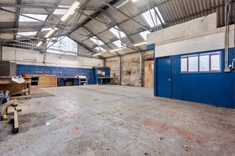 Stanley Road, Isle Of Man for lease Interior Photo- Image 1 of 10