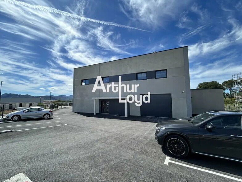 Office in Le Muy for lease - Building Photo - Image 1 of 9