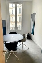 4 Rue De Longchamp, Paris for lease Interior Photo- Image 2 of 4