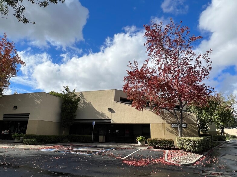 2270 N 1st St, San Jose, CA for lease - Building Photo - Image 2 of 16