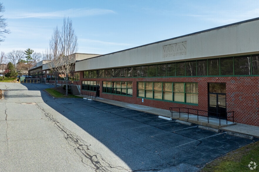 89 October Hill Rd, Holliston, MA for lease - Building Photo - Image 3 of 15