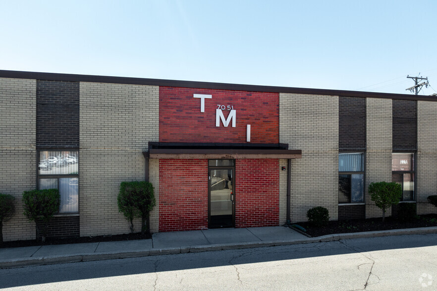 7051 W Wilson Ave, Norridge, IL for lease - Building Photo - Image 3 of 4