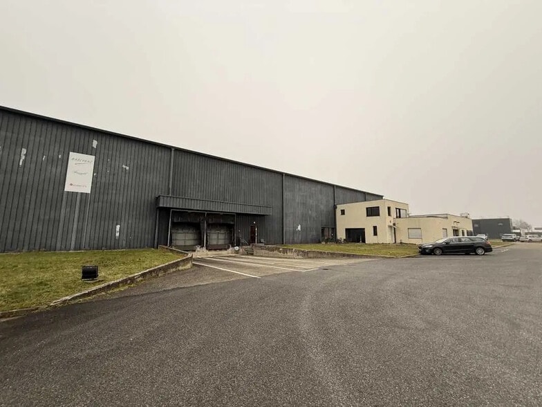 Flex in Saint-André-de-Corcy for lease - Building Photo - Image 3 of 10