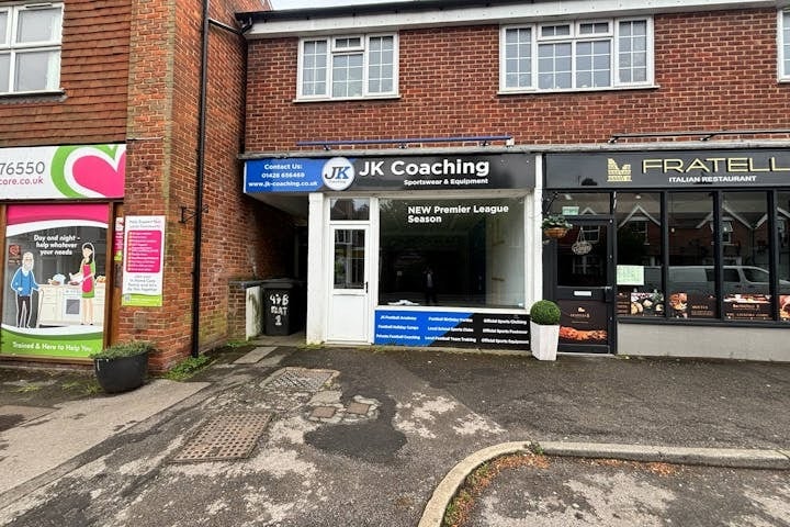 97 Wey Hl, Haslemere for sale Primary Photo- Image 1 of 1