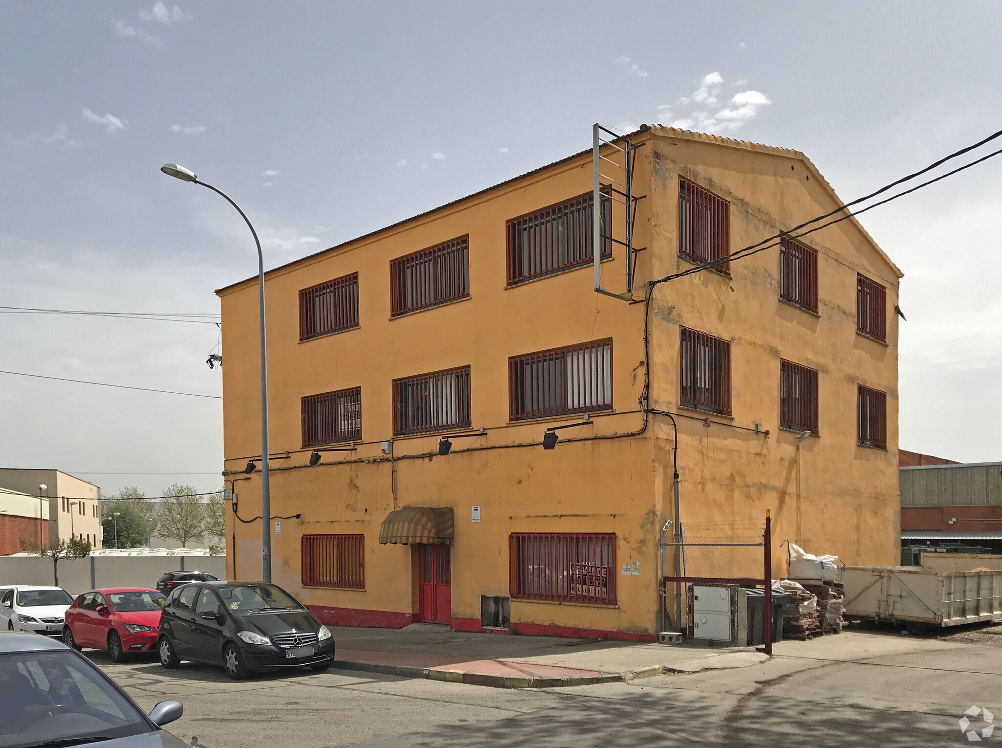 Calle Gavilanes, 13, Pinto, Madrid for lease Primary Photo- Image 1 of 4