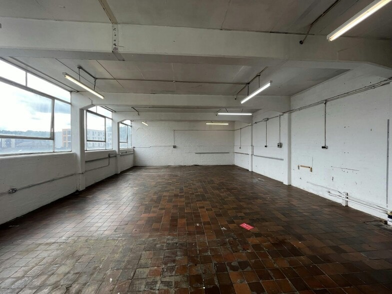 Westbourne St, High Wycombe for lease - Building Photo - Image 2 of 4