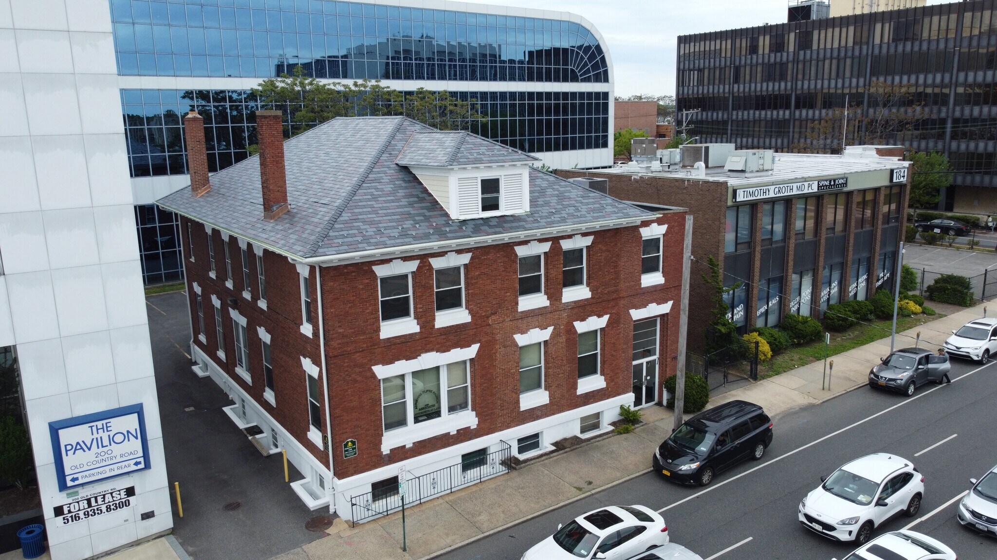 194 Old Country Rd, Mineola, NY for sale Primary Photo- Image 1 of 1