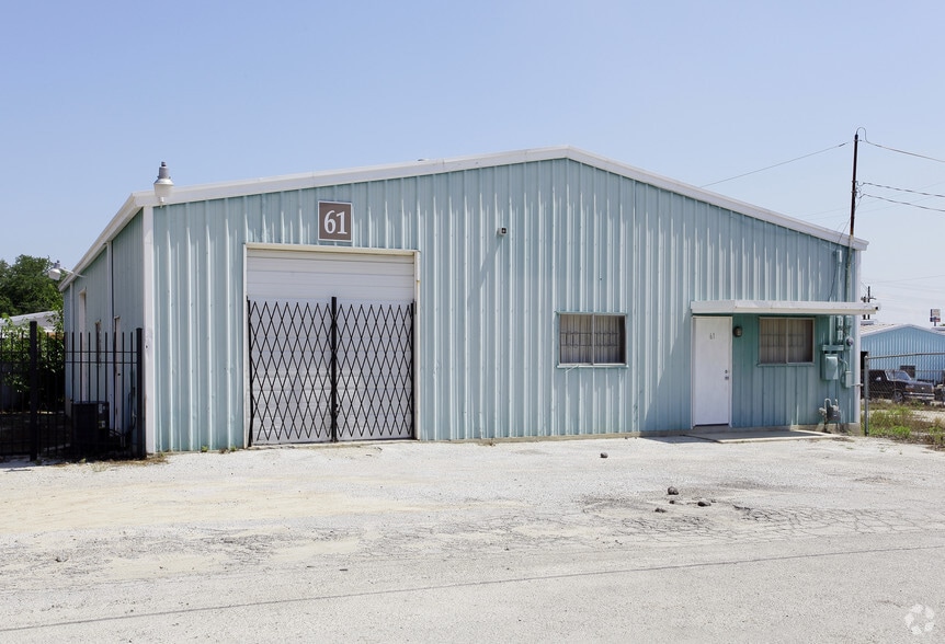 61 Kinder, San Antonio, TX for lease - Primary Photo - Image 1 of 17