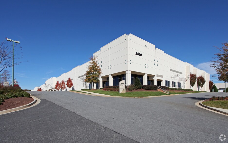 2410 Tech Center Pky, Lawrenceville, GA for lease - Primary Photo - Image 1 of 7