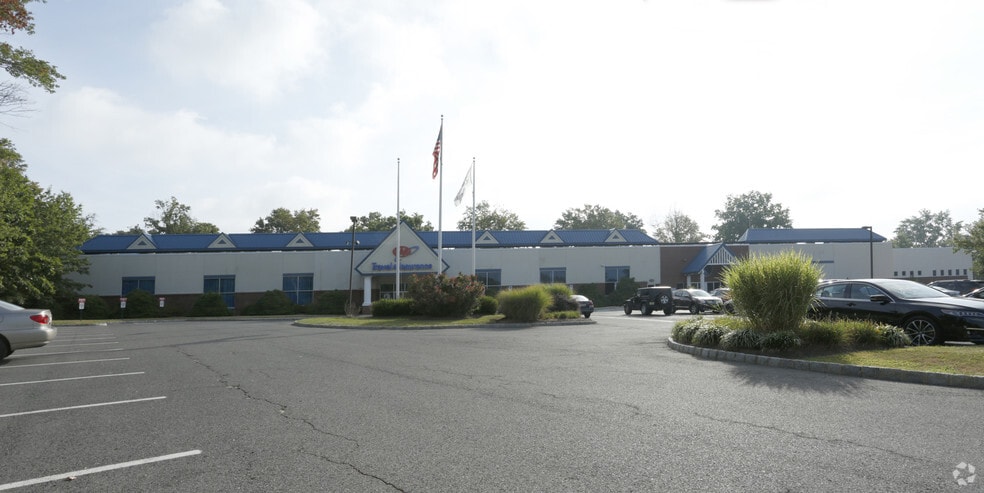 2 S Gold Dr, Hamilton, NJ for lease - Primary Photo - Image 1 of 9