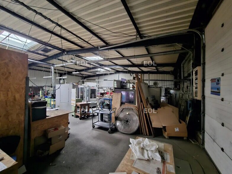 Flex in Villeneuve-Saint-Georges for sale - Building Photo - Image 2 of 10