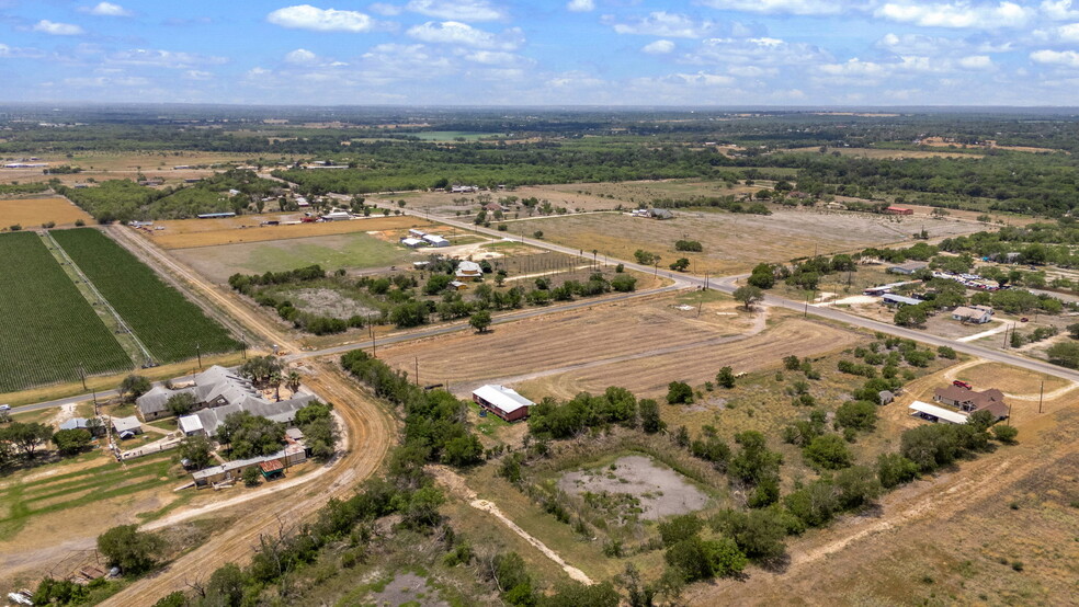 149 Co 679 rd, Natalia, TX for sale - Building Photo - Image 2 of 19