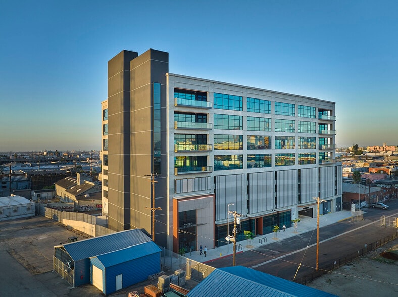 2130 Violet St, Los Angeles, CA for lease - Building Photo - Image 1 of 9