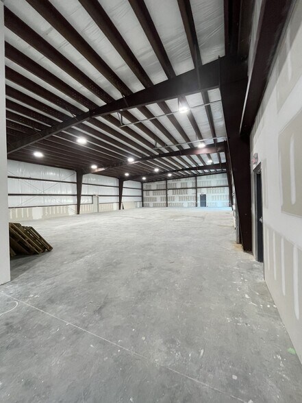 1410 17th Ave S, Myrtle Beach, SC for lease - Interior Photo - Image 3 of 7