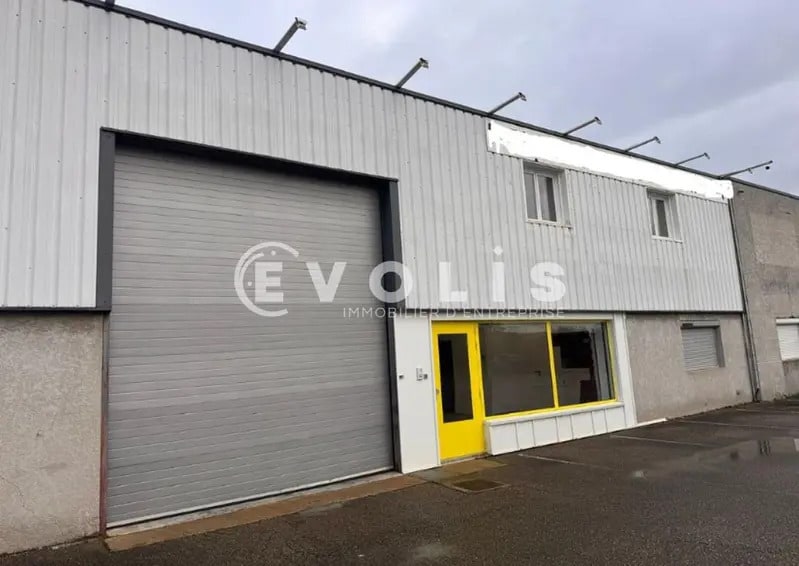 Location Local d'activités 494 m² - Photo 1