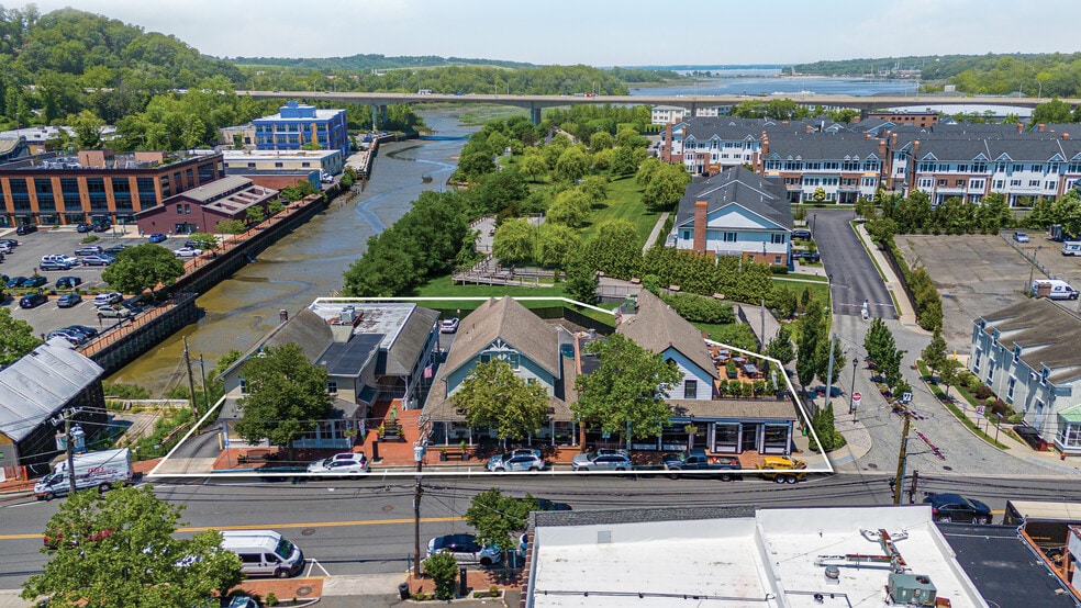 1353-1363 Old Northern Blvd portfolio of 4 properties for sale on LoopNet.com - Building Photo - Image 3 of 6