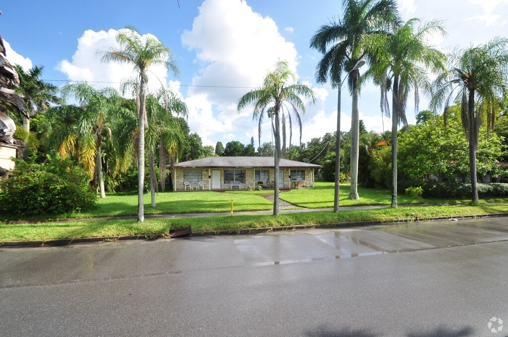 Multifamily in Bradenton, FL for sale Primary Photo- Image 1 of 1