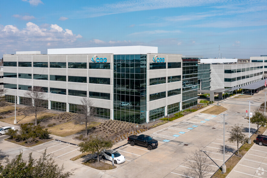 10300 Town Park Dr, Houston, TX for lease - Building Photo - Image 2 of 10