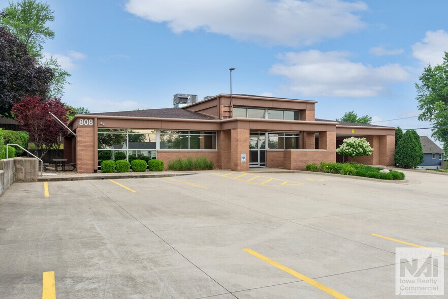 808 Wilson Ave SW, Cedar Rapids, IA 52404 Office/Retail for Lease